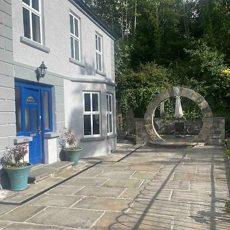 Carefully Renovated Traditional Irish Town-house Hotel Lisdoonvarna