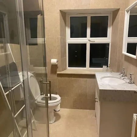 Hotel Carefully Renovated Traditional Irish Town-house 3*