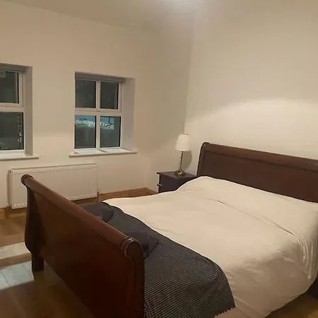 Carefully Renovated Traditional Irish Town-house Lisdoonvarna